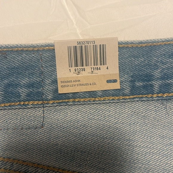 NWT Women’s Levi 501 Blue Jean Shorts Size 31 Button Fly High Rise - Picture 6 of 12